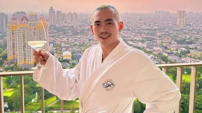 Perjalanan Kocak King Aloy Mualaf dari Ketua Komsel Gereja hingga Viral di Podcast Agak Laen