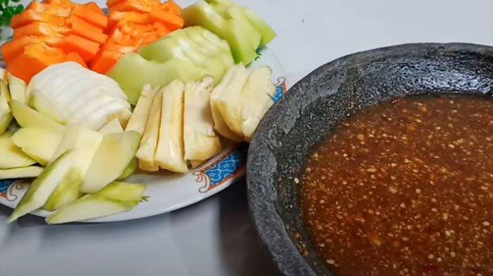 Rujak Buah, Camilan Sehat dan Segar yang Mudah Dibuat di Rumah