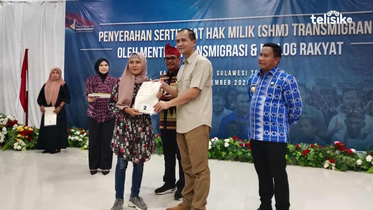16 Tahun Menanti, Warga Transmigrasi di Muna Akhirnya Terima Sertipikat Tanah dari Pemerintah