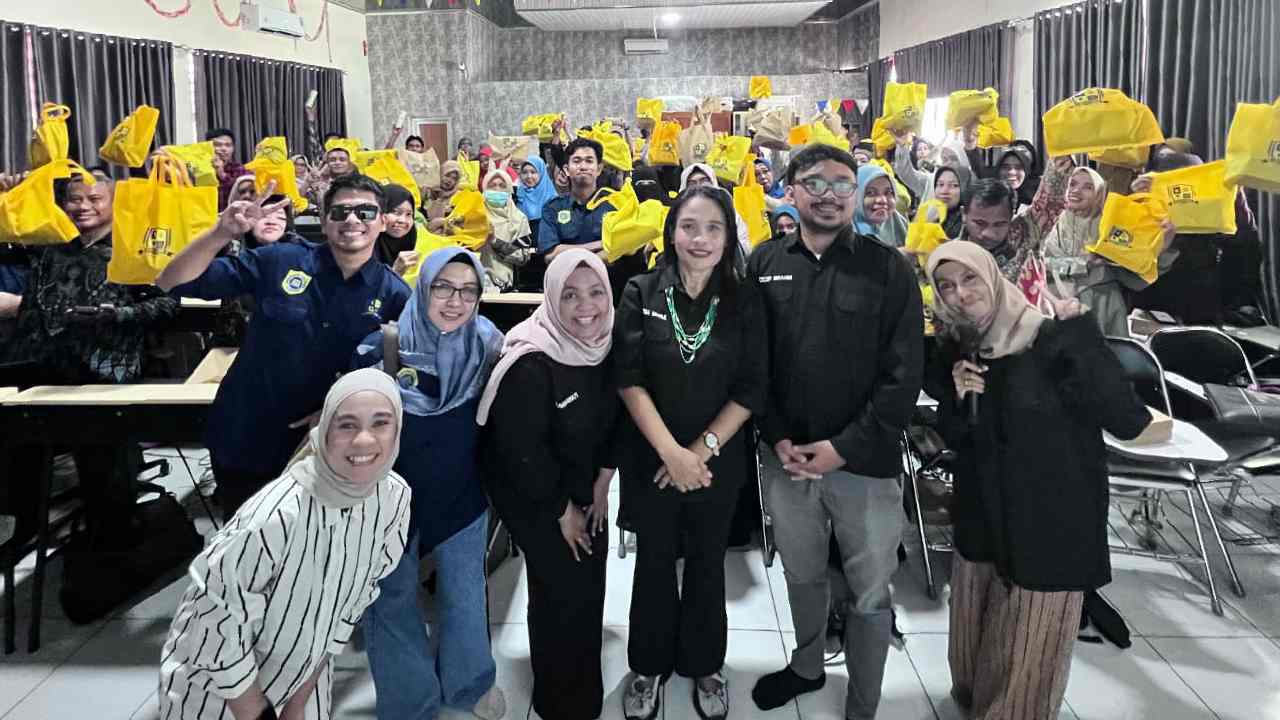 78 Guru Madrasah di Kota Kendari Dibekali Keterampilan AI untuk Hadapi Era Digital