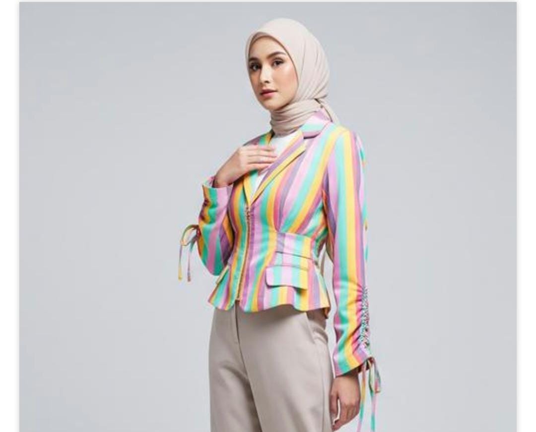Baju Lurik jadi Tren Fashion Resmi Anak Muda di 2025, Ini 8 Model Terpopuler