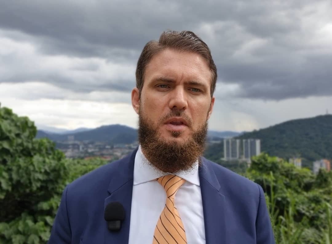 Kisah Inspiratif Gabriel Al Romaani: Mualaf Setelah Tersentuh Bacaan Al-Qur'an