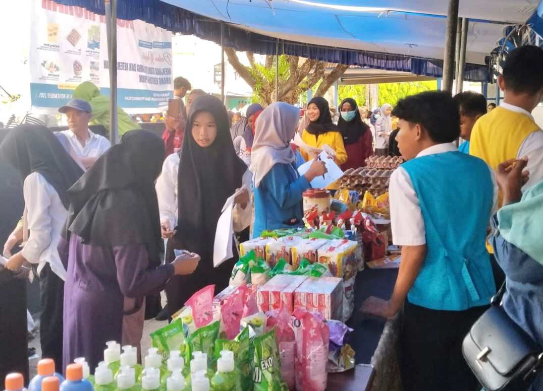 Tekan Inflasi Jelang Nataru 2025, Kota Baubau Selenggarakan Pasar Murah