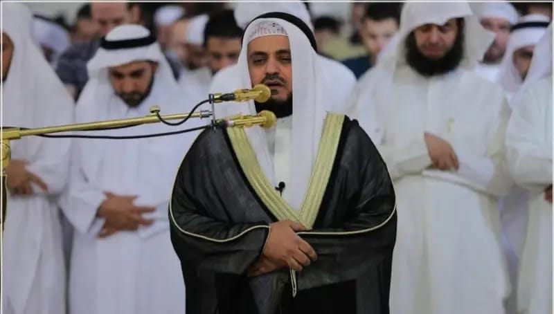 Bolehkah Imam Memperpanjang Bacaan Salat? Begini Penjelasan Ulama