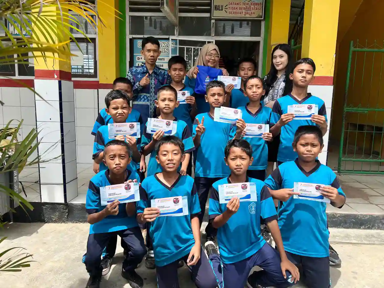 BPR Bahtermas Kendari Edukasi Keuangan, Siswa SD Ranomeeto Buka Tabungan Simpel