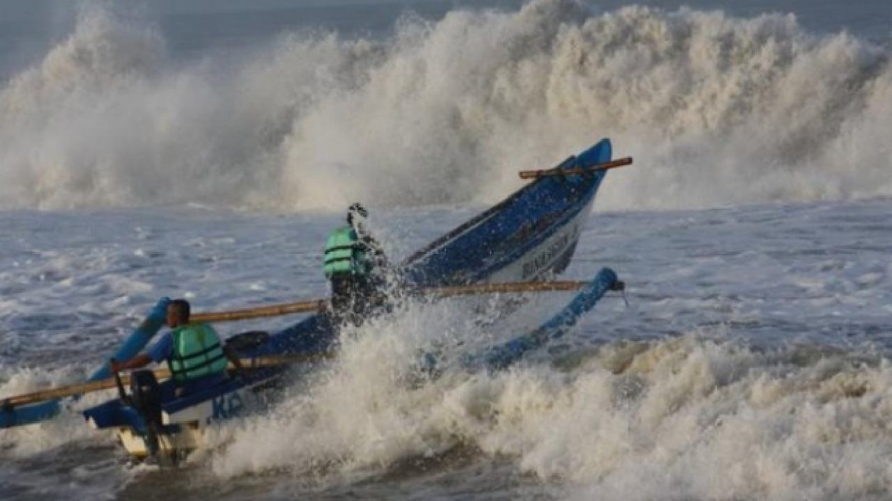 Gelombang Tinggi Siklon Tropis Hantam Perairan RI Desember 2025, Berikut Daerah Paling Berdampak