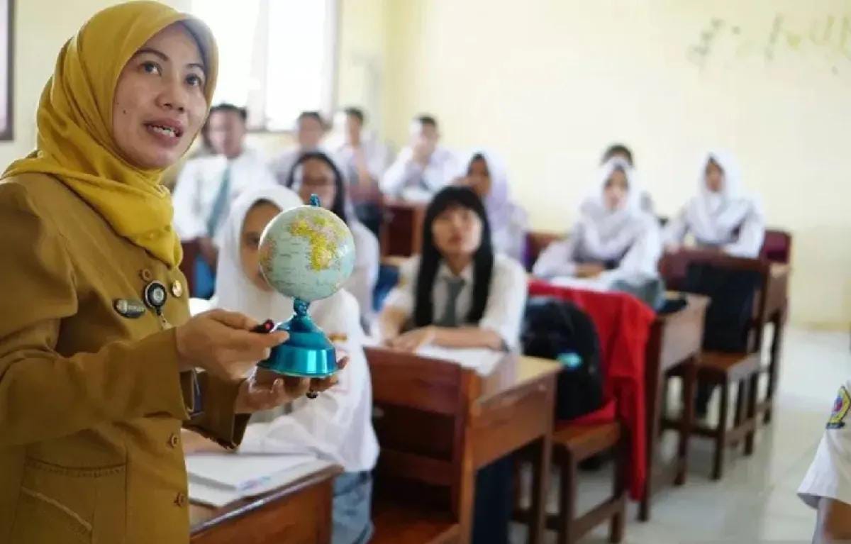 Sertifikasi Gaji Guru ke 13 dan THR 2025 Belum Bisa Cair, Begini Penjelasannya