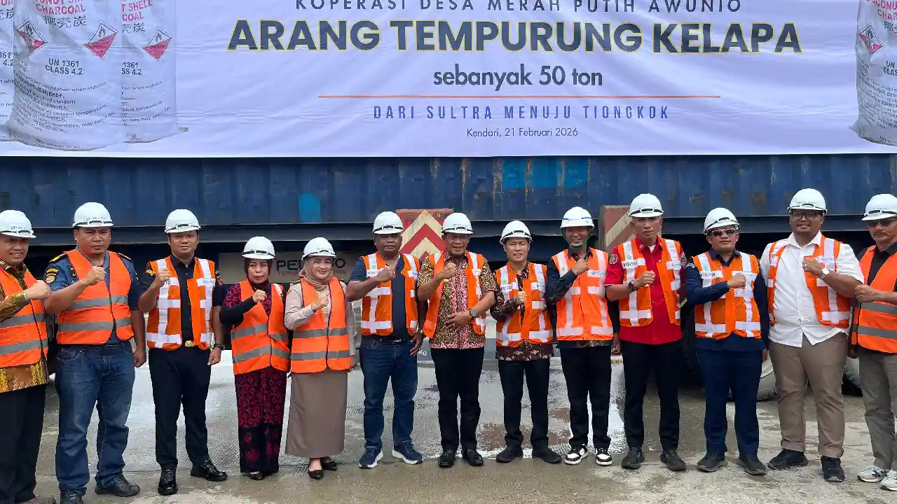 Wagub Sultra Lepas Ekspor Perdana Kopdes Merah Putih Awunio, Nilai Arang Tempurung Konsel 2026 Tembus Rp 35 Miliar