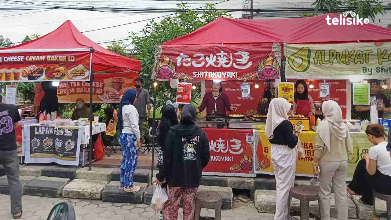 Anak Muda Kota Kendari Ngabuburit Sambil Berburu Jajanan Korea