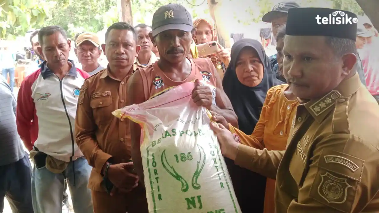 Bupati Muna Barat Sigap Bantu Korban Kebakaran di Desa Waturempe