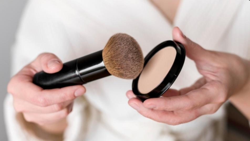 Tujuh Bedak Tahan Keringat Cocok Dipakai Saat Cuaca Panas