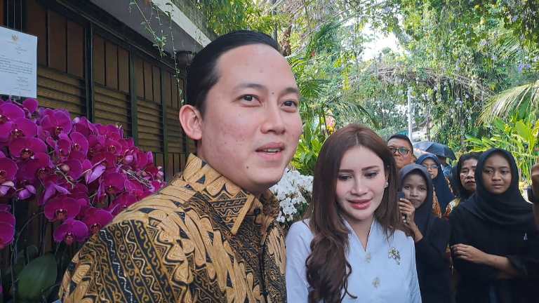 Chika Yenalovy Calon Istri Sespri Prabowo Rizky Irmansyah Viral Usai Temui Jokowi, Berikut Profilnya
