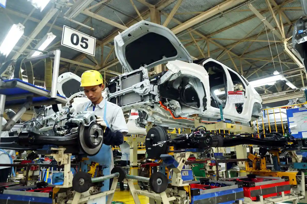 Raksasa Otomotif Ramai Angkat Kaki dari RI dan Pilih Vietnam, Begini Penjelasan Istana dengan PHK Massal