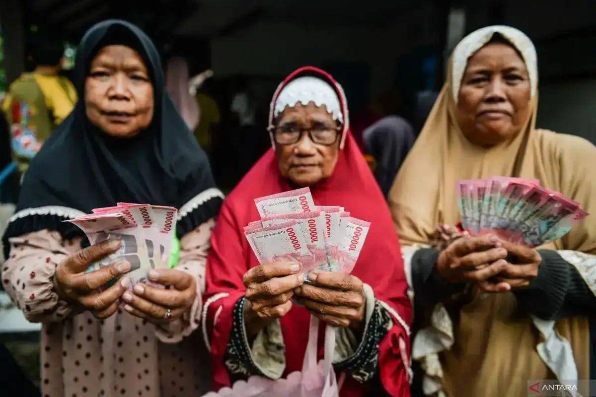 Ramai Informasi Pemberian Bansos Tunai Rp 5,4 Juta per Orang, Begini Penjelasan Anak Buah Luhut