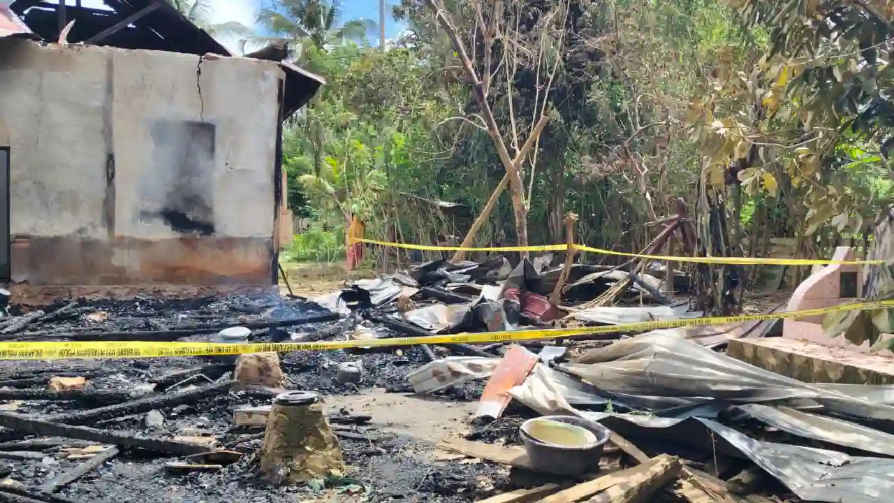 Rumah di Muna Barat Hangus Terbakar saat Pemiliknya Tidur Lelap