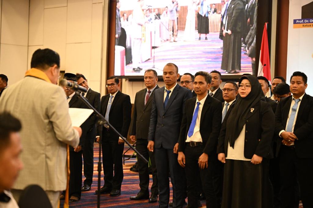 Wamenko Otto Hasibuan Lantik Rektor IAIN Kendari Prof Husain Jadi Komisi Pengawas PERADI