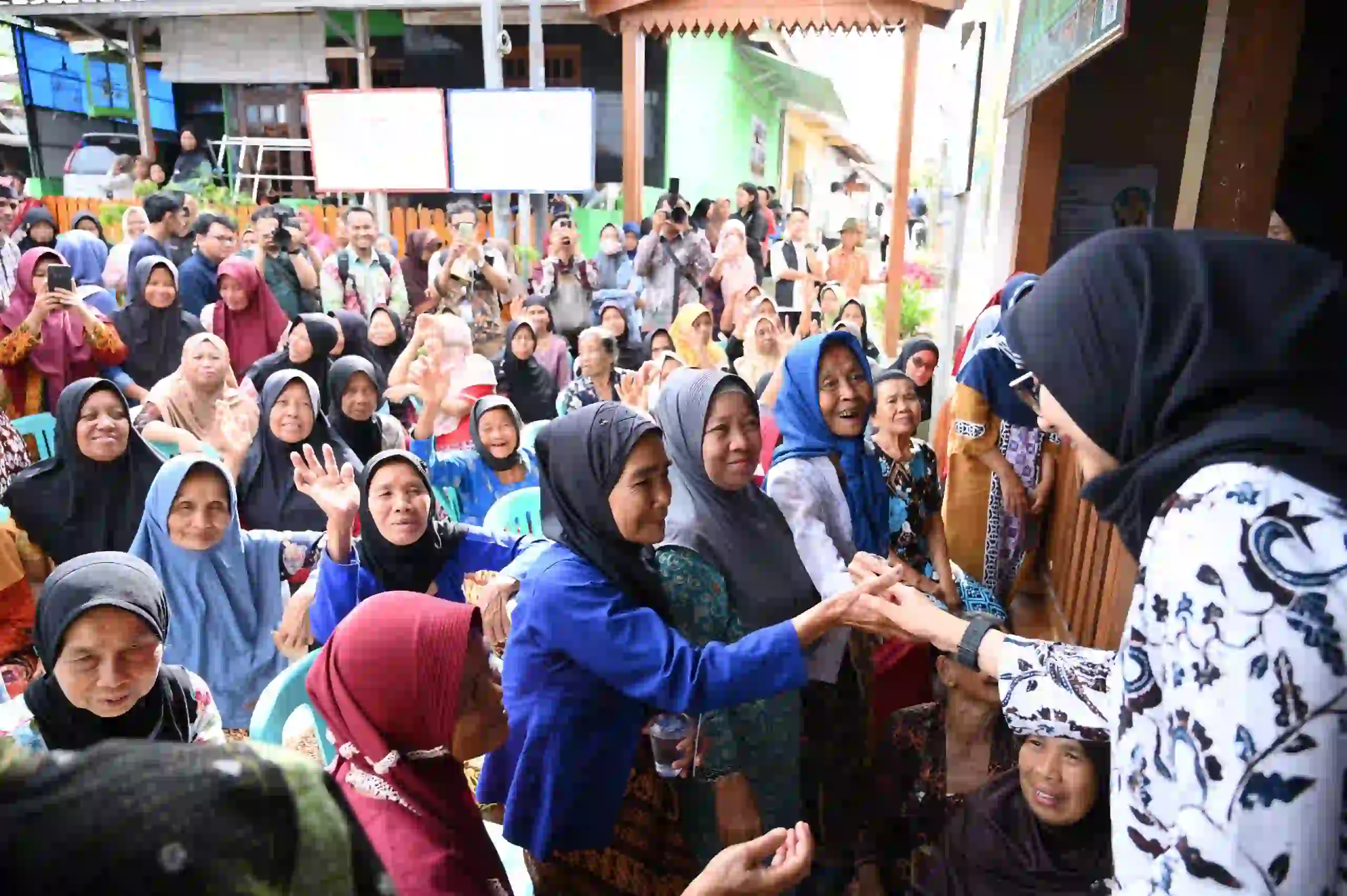 Bansos Tahap 3 Mulai Cair, Begini Akses Cek Status Penerima Lewat HP dengan NIK KTP