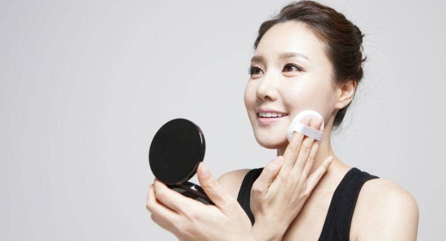 Delapan Powder Foundation untuk Kulit Kering dan Kusam, Makeup Flawless Seharian