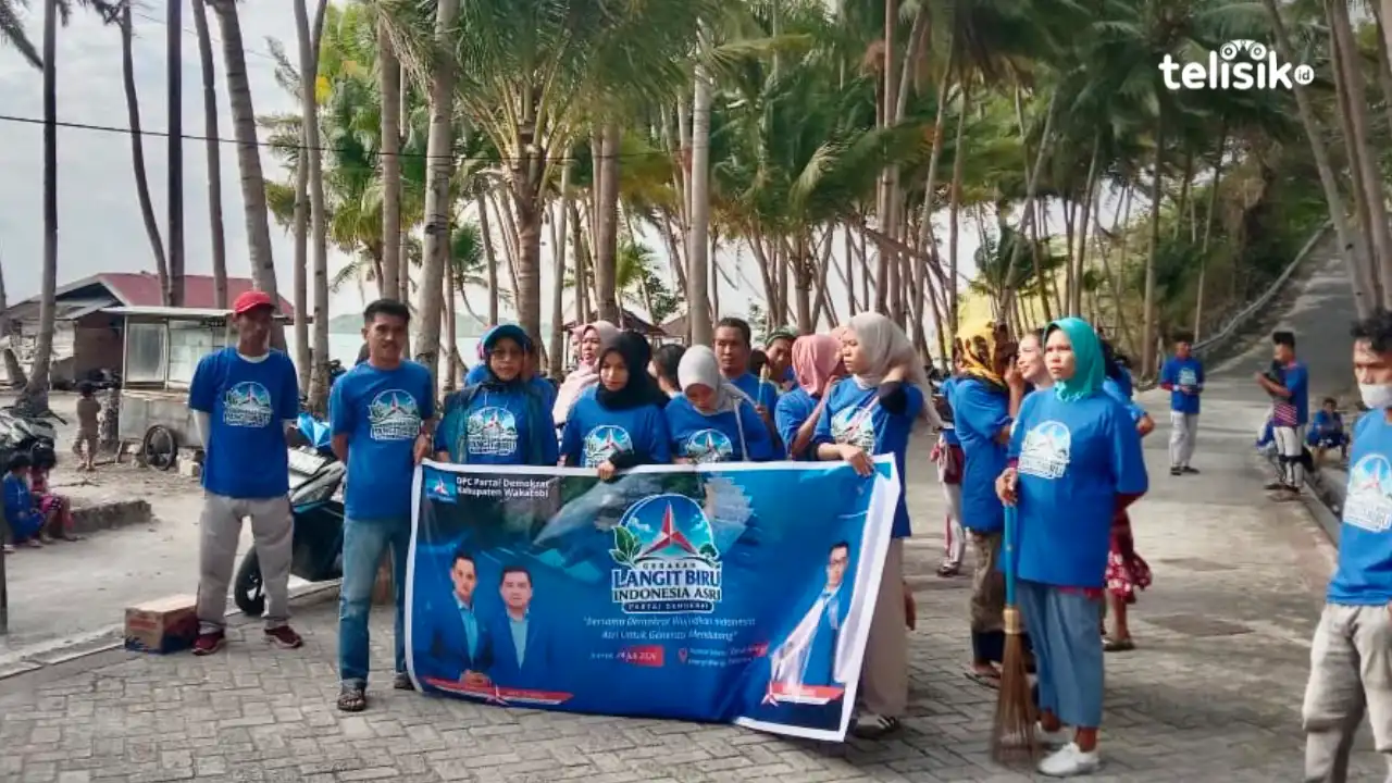 HUT Ke-25, Demokrat Wakatobi Wujudkan Kepedulian Lingkungan Lewat Aksi Bersih Pantai