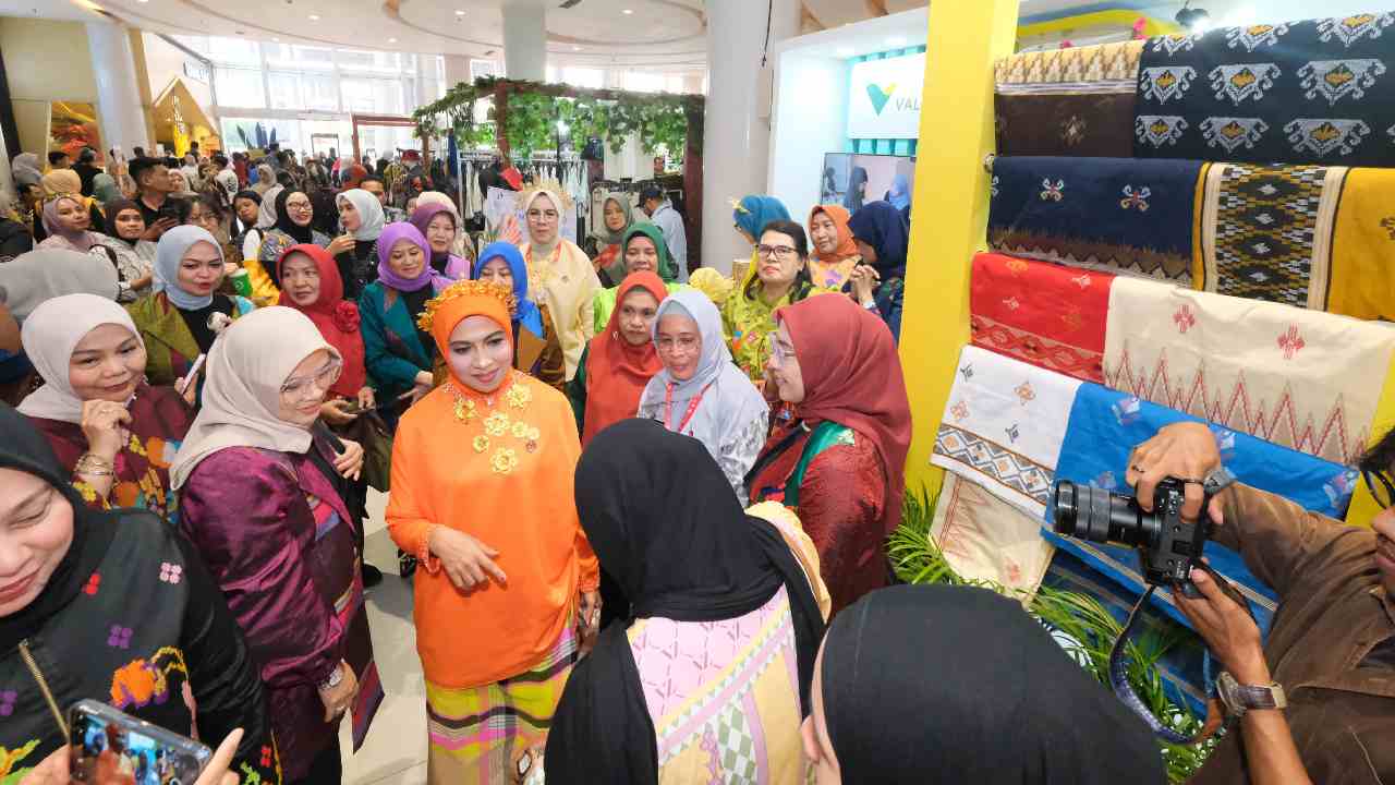 PT Vale Kenalkan Produk Lokal Luwu Timur ke Ribuan Pengunjung HUT Dekranas