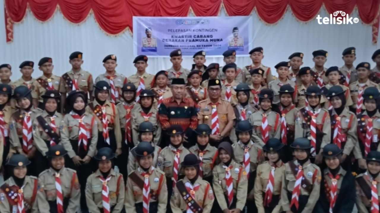 Lepas Peserta Jamnas ke Jakarta, Bupati Muna Wajibkan Semua Sekolah Hidupkan Kembali Pramuka