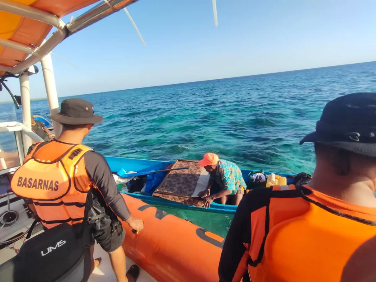 Warga Kaledupa Wakatobi Ditemukan Selamat usai Longboat Mati Mesin di Laut