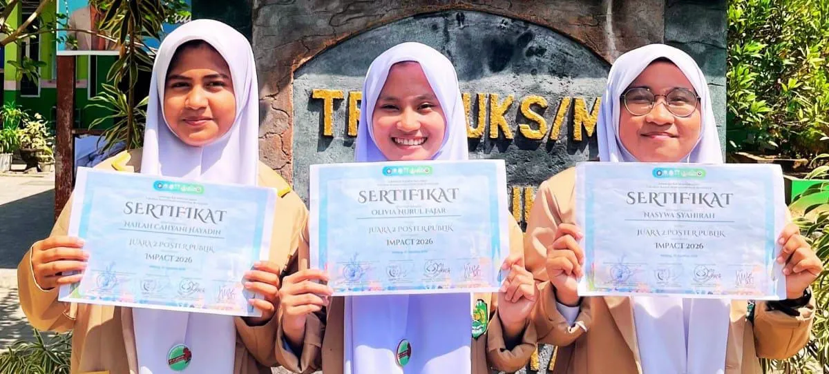 Karya Edukasi Kesehatan Antar 3 Murid MAN 1 Kendari Raih Juara 2 Lomba Poster Nasional