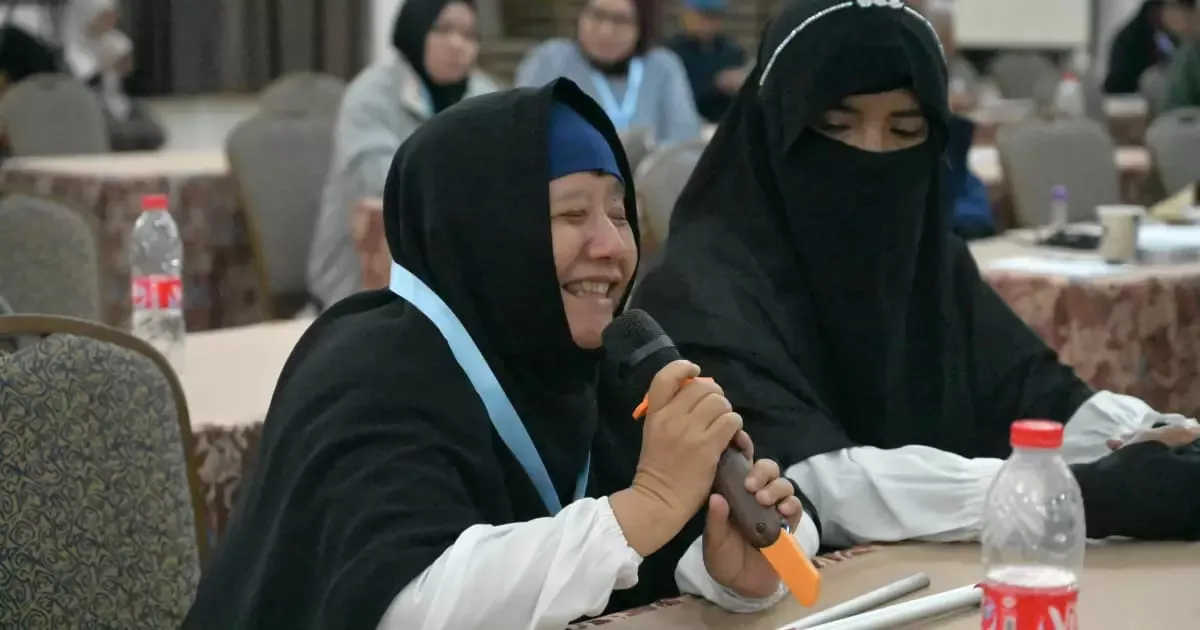 Kehilangan Penglihatan Sejak Remaja, Mualaf Ini Teguh Menuntut Ilmu Agama