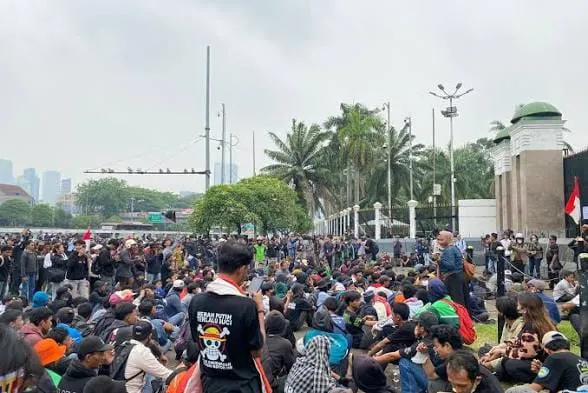 Aturan Baru Ketenagakerjaan Resmi Berlaku, Perusahaan Tak Bisa Sembarangan PHK Pekerja dengan Dalih Efisiensi
