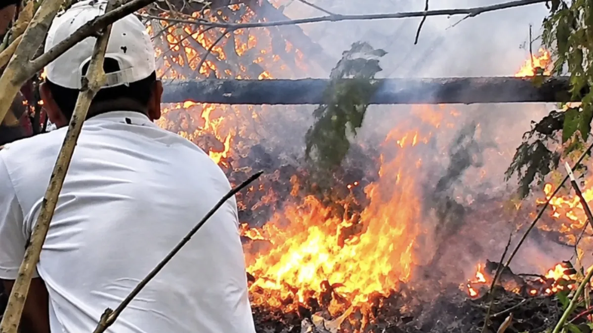 Api Ciremai Dilokalisir, Water Bombing Dikerahkan