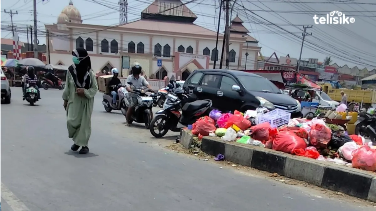 Tumpukan Sampah Banyak di Median Jalan, DLHK Kendari Tegaskan Tak Dibolehkan