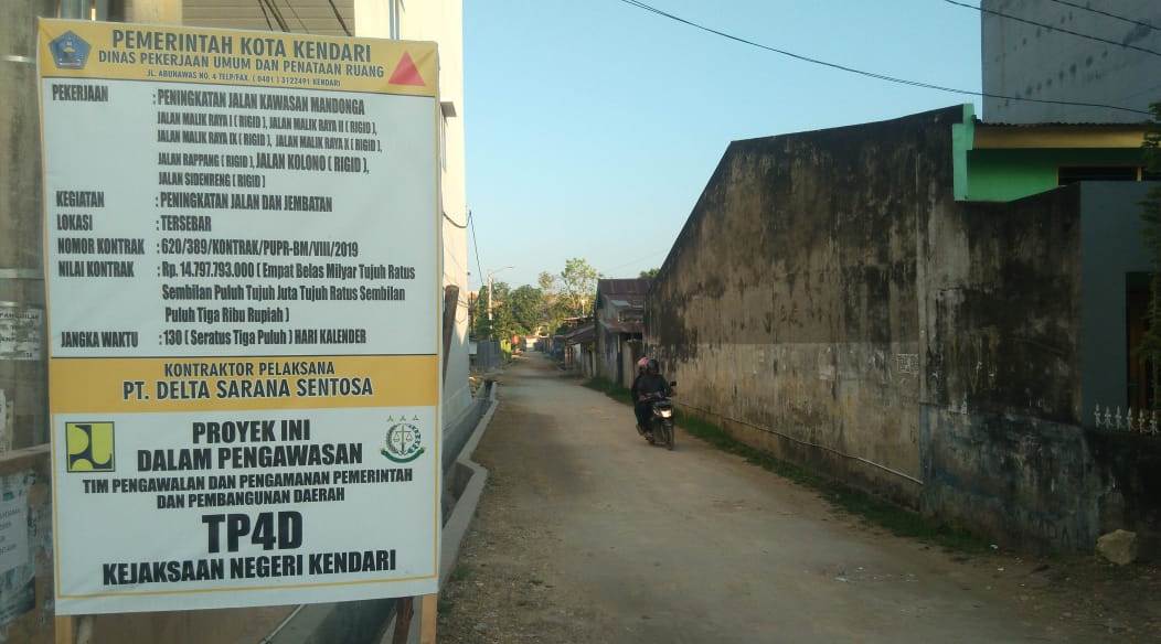 Salah satu lokasi pembangunan jalan beton di kawasan Mandonga. Foto : Sumarlin