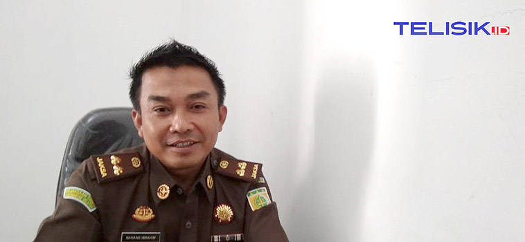 Kejari Mengembalikan Berkas Perkara Pembunuhan Aditya. Kasi Pidum Kejari Kota Kendari. Foto : Muhammad Israjab/Telisik