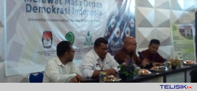 Komisioner KPU RI, Ilham Saputra (kedua dari kanan) Foto: Fitrah Nugraha/Telisik
