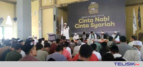 Ratusan warga Kota Kendari ikuti peringatan maulid Nabi Muhammad SAW Foto: Fitrah Nugraha/Telisik