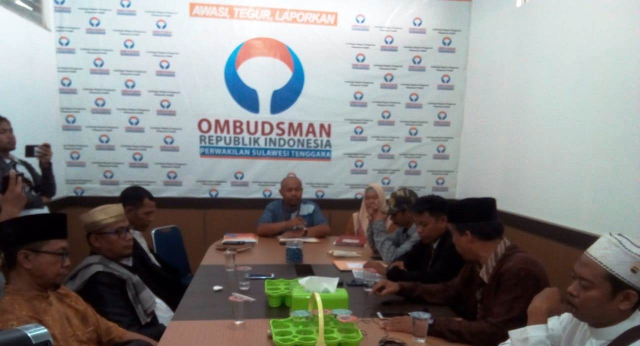 Suasana aksi mengawal kasus DO Hikma Sanggala di Ombudsman Sultra Foto: Fitrah Nugraha/TelisikID