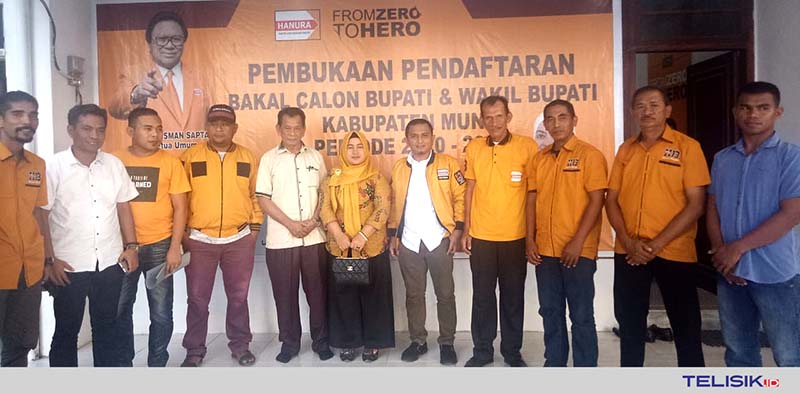 Ketua dan Pengurus DPC Hanura membuka penjaringan Balon Bupati dan Wakil Bupati. Foto : Naryo/ Telisik