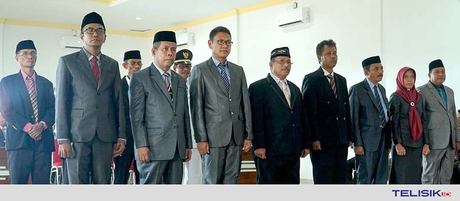 Para pejabat eselon dua dan tiga saat dilantik dan diambil sumpahnya oleh Plt. Bupati Buton Selatan, H La Ode Arusani di gedung 