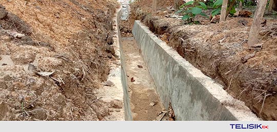 Drainase yang rusak d Desa Kasakamu Kecamatan Kusambi Mubar Foto: Zulfikar/Telisik