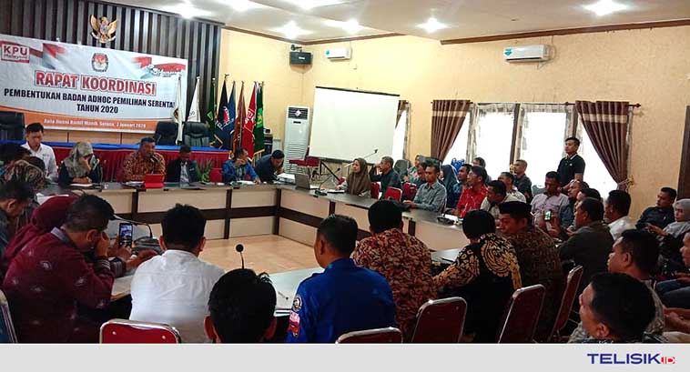 Suasana rapat koordinasi pembentukan badan ad hoc pilkada serentak tahun 2020. Foto: Herni/Telisik