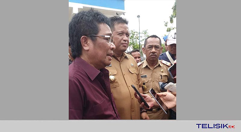 Ketua DPD I Golkar Sultra, Ridwan Bae bersama Bupati Muna, LM Rusman Emba. Foto : Naryo/Telisik