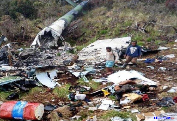 Helikopter yang jatuh, tampak hancur. Foto : Internet