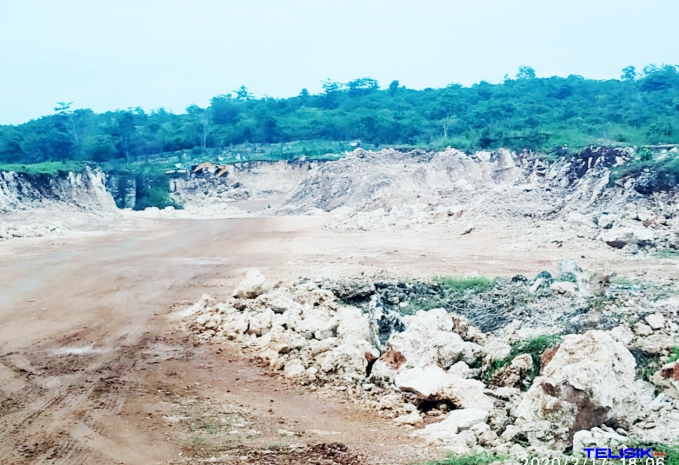 Kondisi lingkungan di kelurahan Lawela yang cukup memprihatinkan akibat penambangan ilegal. Diketahui, lahan ini milik salah satu pengusaha berdarah Tionghoa. Foto: Deni Djohan/Telisik