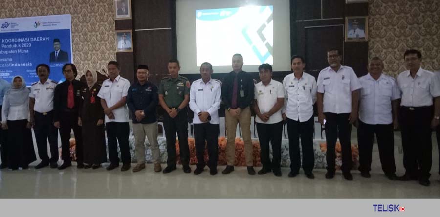 Kepala BPS, Ir Kadir Pua bersama Plt Sekda, Ali Basa, Dandim dan OPD disela-sela Rakor sensus penduduk. Foto : Naryo/Telisik