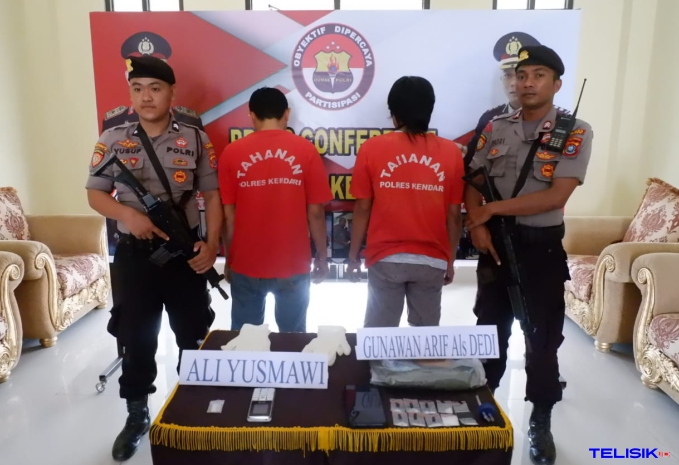 Polisi amankan 2 pengedar sabu  Foto: Mutarfin/telisik