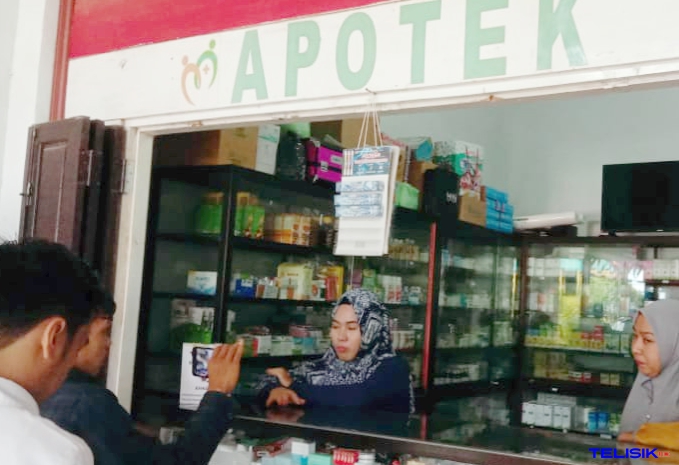 Salah satu apotek di Bombana yang mengalami kekosongan stok. Foto: Hir/Telisik