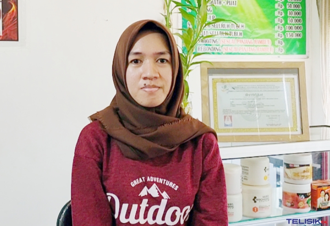 Erlin wanita penyandang disabilitas rungu wicara. Foto: Ibnu Sina Ali Hakim/Telisik