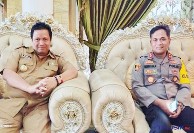 Bupati Muna, LM Rusman Emba bersama Kapolres Muna, AKBP Debby Asri Nugroho. Foto : Istimewa