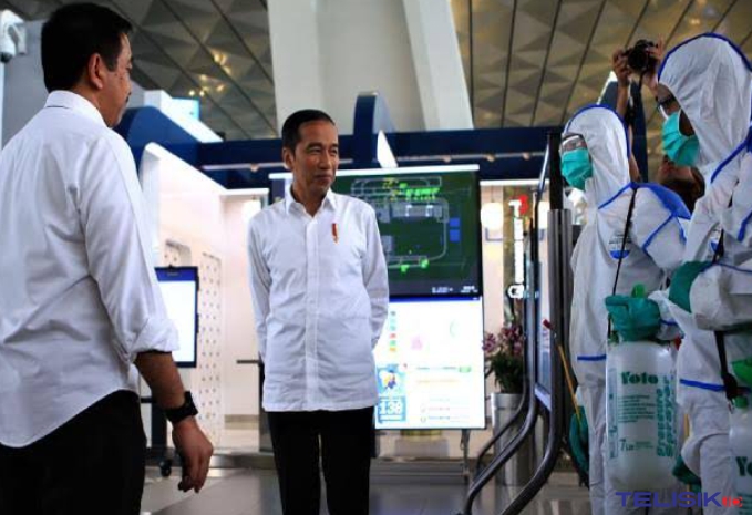 Presiden RI, Joko Widodo (tengah) Foto: Repro google.com