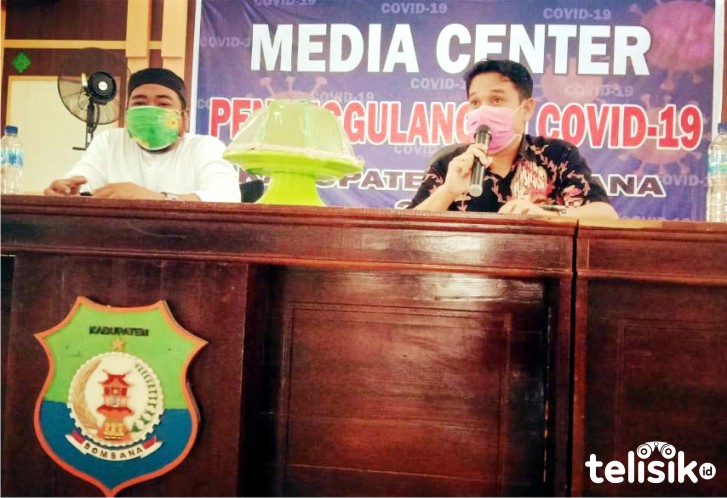 Satgas penanggulangan wabah Corona saat konferensi pers. Foto: Hir/Telisik.